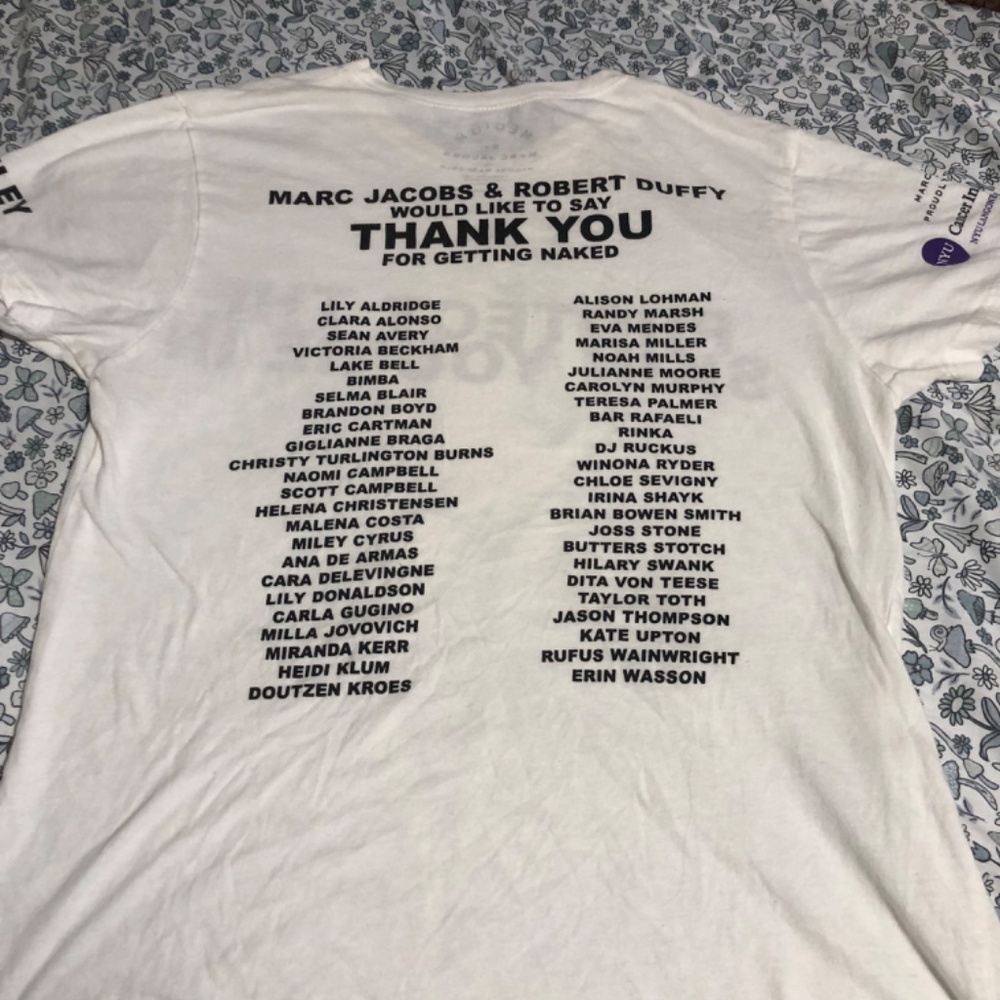 Marc Jacobs “ protect the skin you’re in” t shirt Miley Cyrus - Picture 2 of 6
